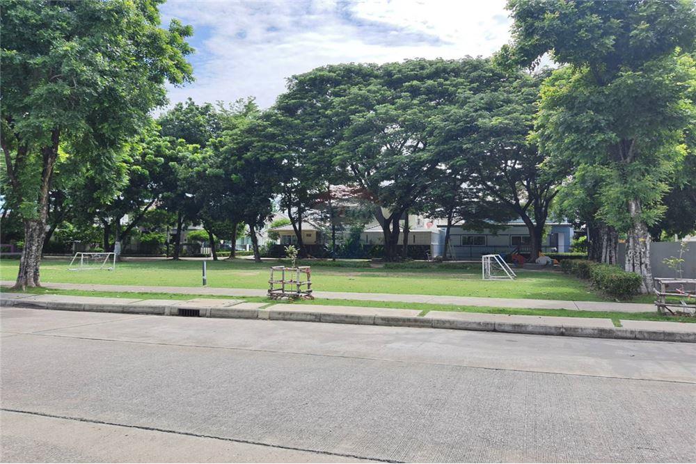 for sale in Nakhon Pathom for rent condo house land